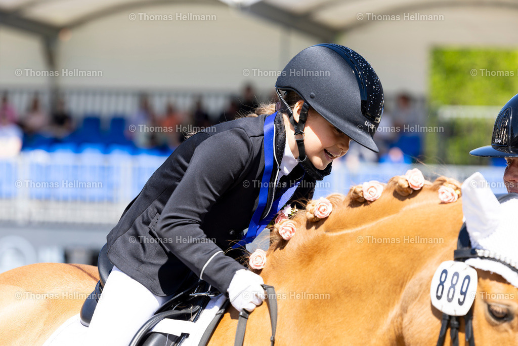 TH_889-Donatella 114-Stüve_ Philippa_27981 | Horses &amp; Dreams 2025 am 27.04.25 in Hagen a.T.W., Thomas Hellmann, 889Donatella 114Stüve, Philippa