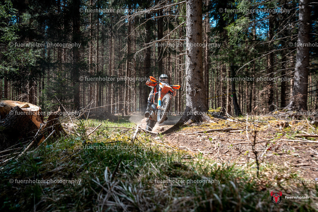 fuernholzer_250501-C1-514 | Fotografische Impressionen von der Red Stag Enduro Extreme by fuernholzer-photography.com. Endurosport in Österreich fotografisch festgehalten von fuernholzer. Auftragsfotografie für Private, Gewerbefotos und Industriefotografie. Eventfotografie, Sportfotografie und Motorsportfotografie. Anbieter von Fotoworkshops, Fototraining, fotografischen Vorträgen und Fotoseminaren.