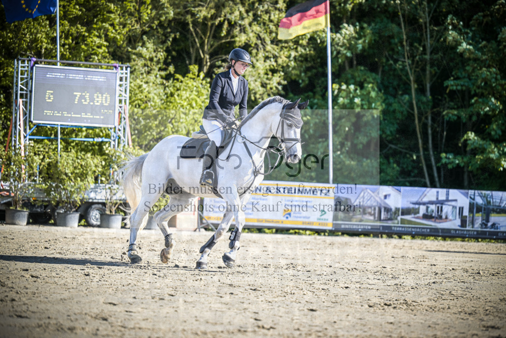 DOS_9461 | Entdecke hochwertige Reitturnierfotos von Foto Oger. Professionell, emotional und authentisch – jetzt Lieblingsmomente im Shop bestellen. - Realisiert mit Pictrs.com