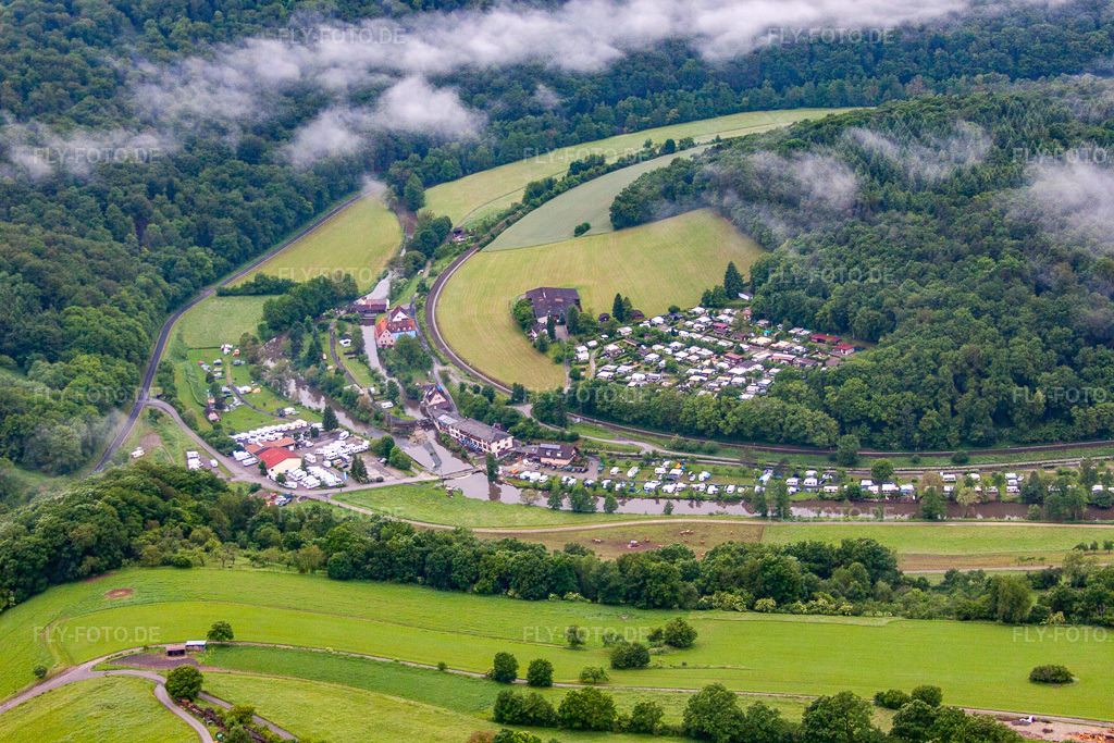 Luftbild: Camping- u. Freizeitzentrum Roßmühle - Franz Volkert KG im Ortsteil Weickersgrüben in Gräfendorf im Bundesland Bayern in Deutschland. – Foto: IMG_65997.jpg vom 30.05.2014 durch Werner Riehm/FLY-FOTO.de – Auflösung des Originals: 4752 x 3168 px – Freizeitzentrum Roßmühle - an der Fränkischen Saale