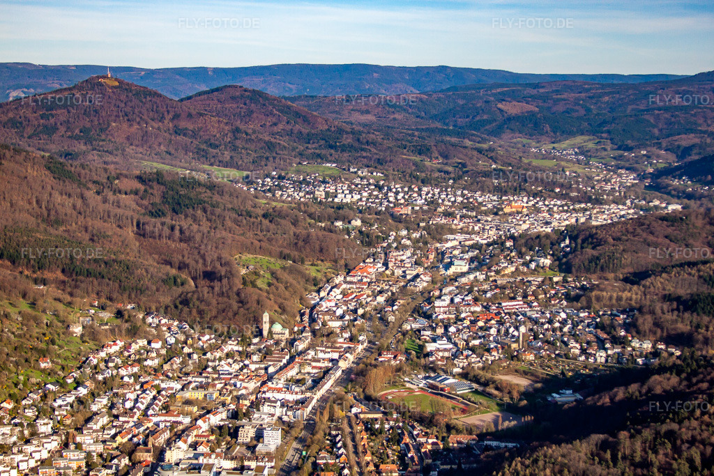 Luftbild: Ortsansicht von Westen im Ortsteil Oos in Baden-Baden im Bundesland Baden-Württemberg in Deutschland. Foto: IMG_56402.jpg vom 14.04.2013 durch Werner Riehm/FLY-FOTO.de