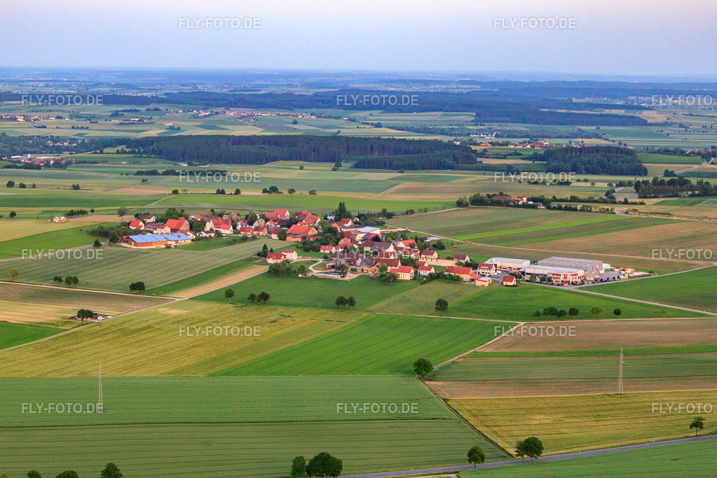 Dorfansicht aus Norden | Luftbild: Dorfansicht aus Norden im Ortsteil Stetten in Ehingen im Bundesland Baden-Württemberg in Deutschland. Foto: IMG_67585.jpg vom 08.06.2014 durch Werner Riehm/FLY-FOTO.de - Realisiert mit Pictrs.com