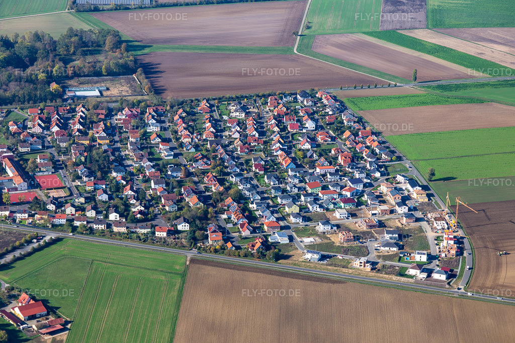 Luftbild: Neubaugebiet in Wiesentheid im Bundesland Bayern in Deutschland. Foto: IMG_119579.jpg vom 26.10.2019 durch Werner Riehm/FLY-FOTO.de