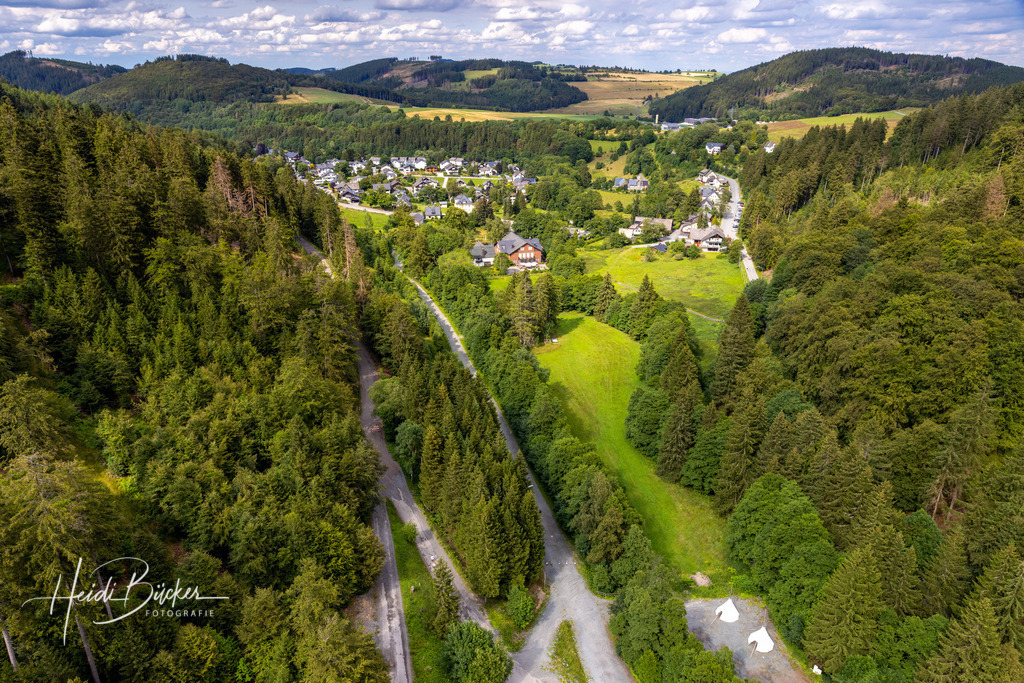 Aussicht vom Skywalk Willingen | Aussicht vom Skywalk auf Willingen im Upland - Realisiert mit Pictrs.com
