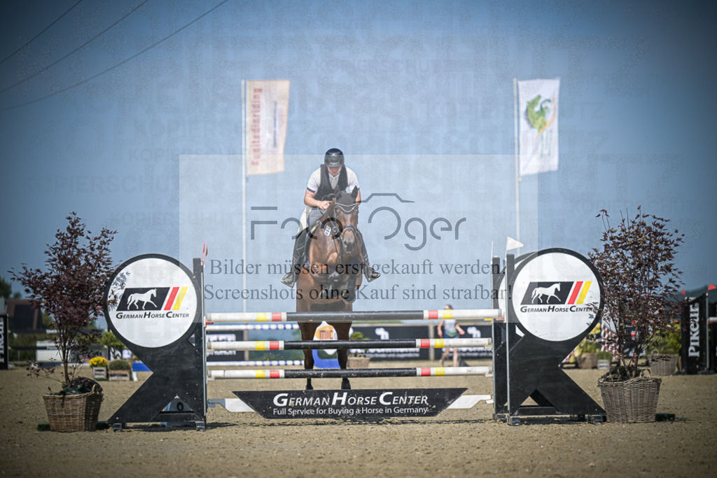 DOS_1719 | Entdecke hochwertige Reitturnierfotos von Foto Oger. Professionell, emotional und authentisch – jetzt Lieblingsmomente im Shop bestellen.Deutschlandweite Turnierfotografie. - Realisiert mit Pictrs.com