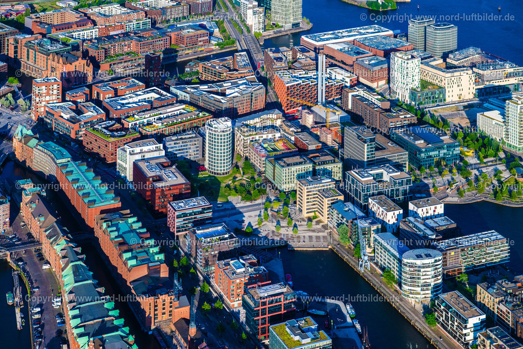 Hamburg_Westfield_Hafencity_ELS_8707160625 | HAMBURG 16.06.2025 Siedlungsgebiet der Hafencity in Hamburg, Deutschland. // Settlement area of a??a??the Hafencity in Hamburg, Germany. Foto: Martin Elsen