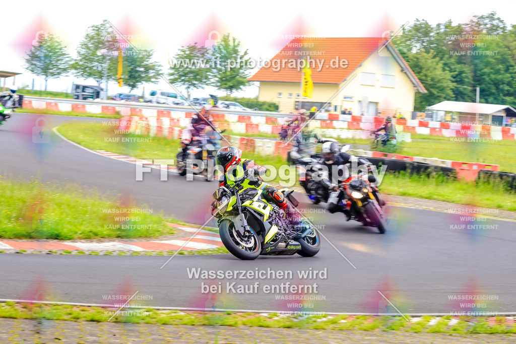 VBK-7764 | Hier findet Ihr Bilder von Touristenfahrten auf der Nürburgring Nordschleife oder von anderen Veranstaltungen die ich besucht habe. Viel Spass beim Durch Schauen 