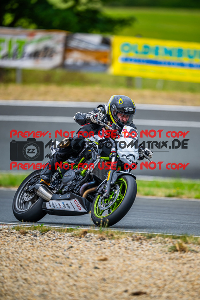 MaZZes_Fotomatrix_20230721_6007705_1976 | TWIN CUP