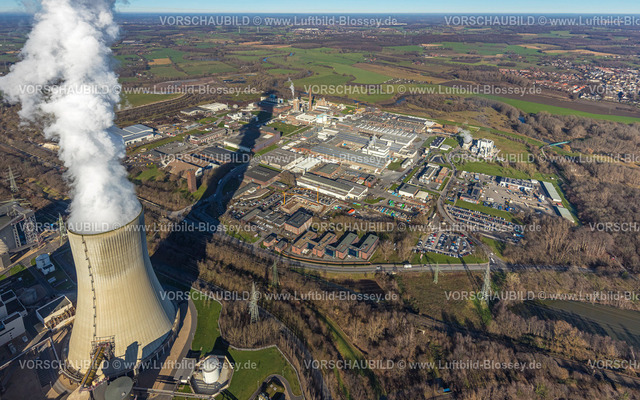 Luenen230204316 | Luftbild, Gewerbegebiet In den Telgen, Remondis Werksgelände, Trianel Kohlekraftwerk Lünen, Kühlturm Lünen Stummhafen mit Dampfwolke, am Datteln-Hamm-Kanal, Lippholthausen, Lünen, Ruhrgebiet, Nordrhein-Westfalen, Deutschland