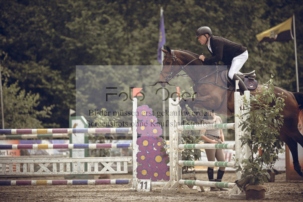 20240530-DOS_4149 | Entdecke hochwertige Reitturnierfotos von Foto Oger. Professionell, emotional und authentisch – jetzt Lieblingsmomente im Shop bestellen.Deutschlandweite Turnierfotografie. - Realisiert mit Pictrs.com