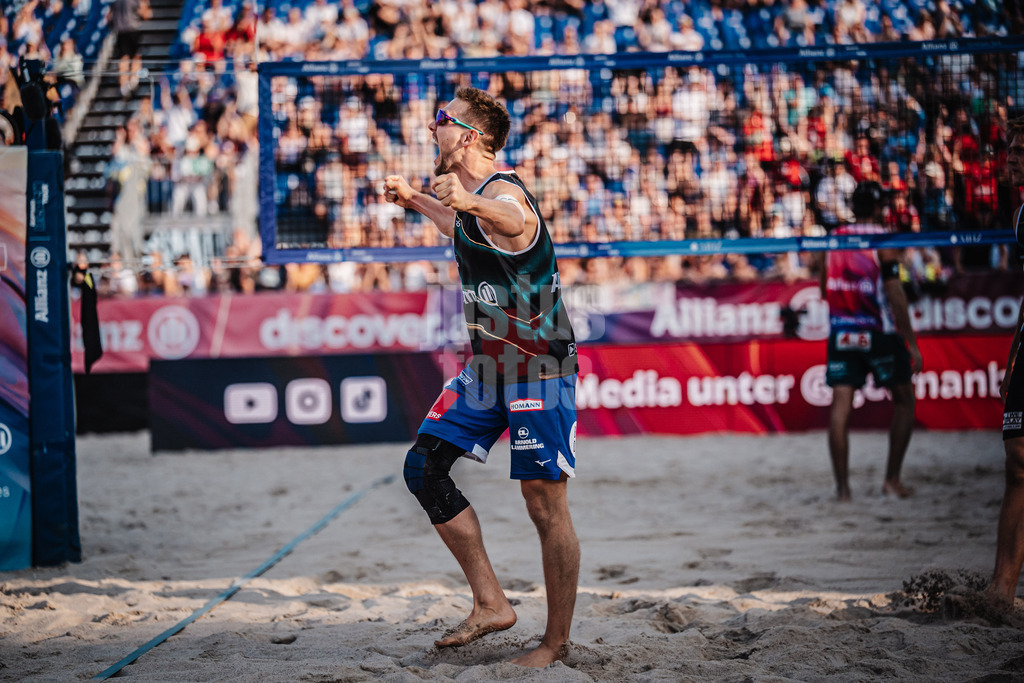 Beachvolleyball | Männer | Deutsche Meisterschaften 2025 Timmendorfer Strand | 04.09.2025 | David Poniewaz jubelt