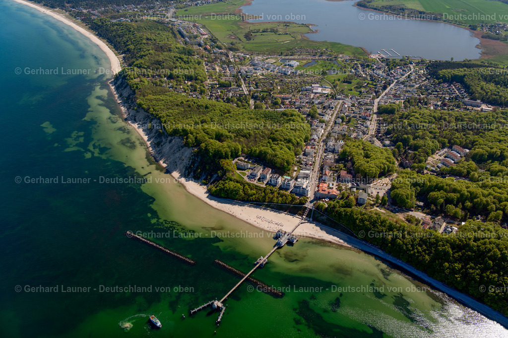 3801263 | SELLIN 2018 Ortsansicht an der Meeres-Küste der Ostsee entlang der Wilhelmstraße in Sellin an der Ostseeküste auf der Insel Rügen im Bundesland Mecklenburg-Vorpommern, Deutschland. // Townscape on the seacoast of Ostsee along the Wilhelmstrasse in Sellin at the baltic coast on the island Ruegen in the state Mecklenburg - Western Pomerania, Germany. Foto: Gerhard Launer