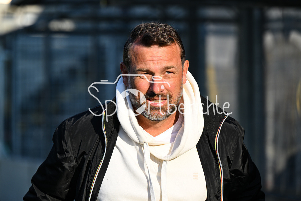 FC Bayern Amateure - Türkgücü München | Im Bild Markus WEINZIERL / Einzelfoto / Freisteller / Regionalliga Bayern: FC Bayern Muenchen II - Tuerkguecue Muenchen, Gruenwalder Stadion am 09.05.2025