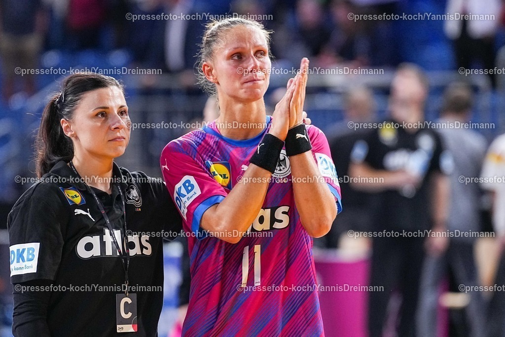 xydrx21092501068 | 21.09.2025, xydrx, Handball, Frauen Länderspiel, Deutschland - Niederlande, YAILA Arena: Xenia Smits (GER #11) klatschend nach dem Spiel