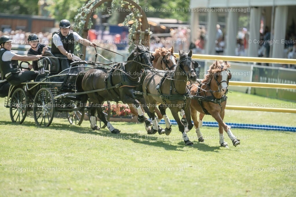 20230528_Jump-and-Drive_0186 | equistock
