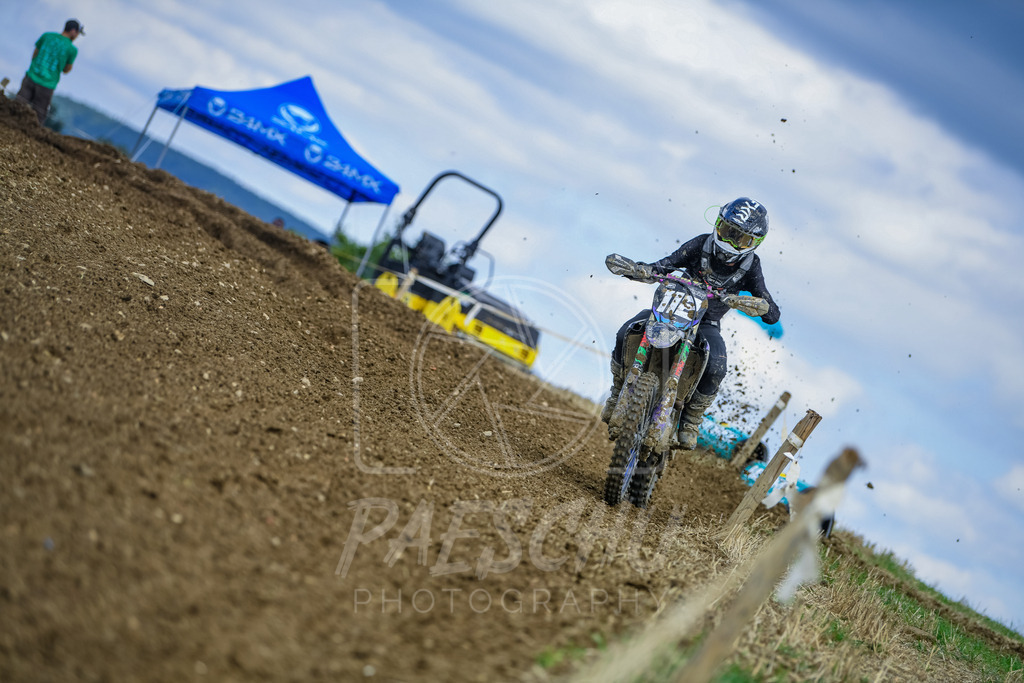 Lady (142) | Paeschuphoto Shop - Wer nicht sucht der auch nicht findet.Ob Motocrossbilder oder von einem besuchtem Spiel, Hauptsache Action. - Realisiert mit Pictrs.com