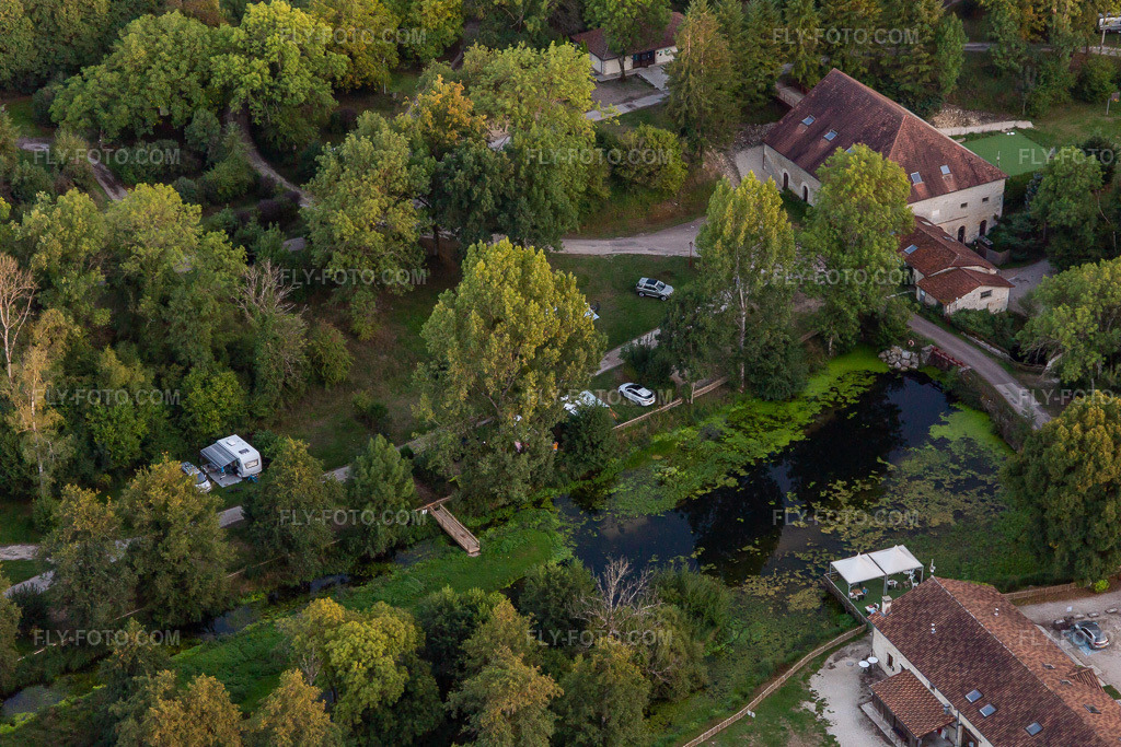 Aerial view: Camping SAS Forge de Sainte Marie in Thonnance-les-Moulins in the state Haute Marne, France.Photo: IMG_134340.jpg taken on 09/03/2022 by Werner Riehm/FLY-FOTO.comResolution of the original: 5472 x 3648 pxWWW.LAFORGEDESAINTEMARIE.COM
