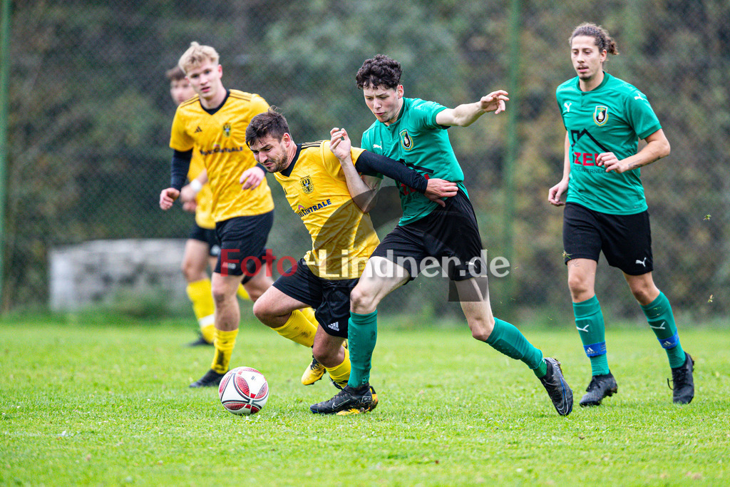 SV Wessobrunn-Haid vs TSV Schongau | Fußball A-Klasse Herren Oberbayern Zugspitze Gruppe 8, SV Wessobrunn-Haid vs TSV Schongau, 20241020,Zweikampf zwischen Clemens RIEDL (TSV Schongau 8) und Sebastian HABERSETZER (Wessobrunn-Haid 10),2024-10-20 in Wessobrunn (Sportplatz Wessobrunn), Clemens RIEDL (TSV Schongau 8), Sebastian HABERSETZER (Wessobrunn-Haid 10)Copyright: WolfgangxLindner www.foto-lindner.de