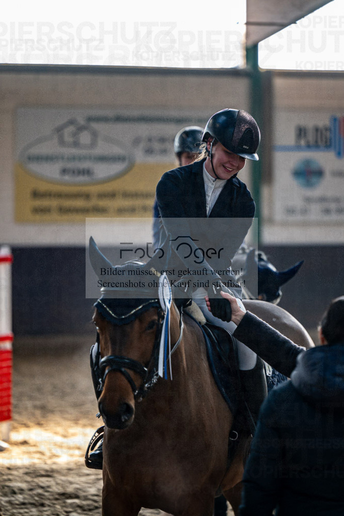 20240308-DOS_2774 | Entdecke hochwertige Reitturnierfotos von Foto Oger. Professionell, emotional und authentisch – jetzt Lieblingsmomente im Shop bestellen.Deutschlandweite Turnierfotografie. - Realisiert mit Pictrs.com