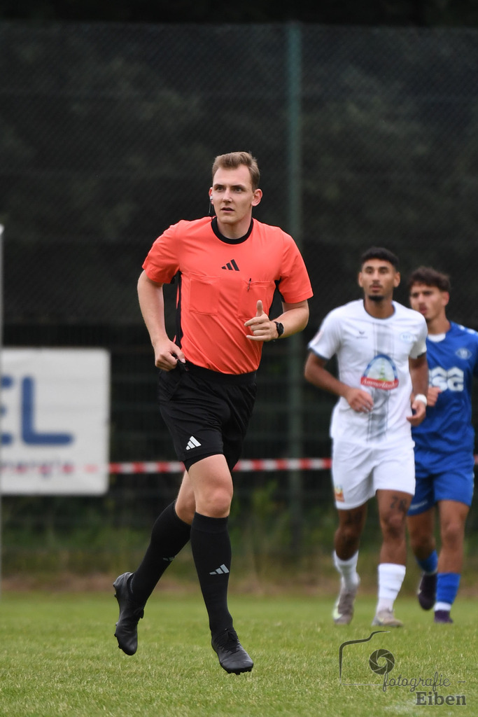 Sport-Duwe Cup | Sport-Duwe Cup Oldenburg; SSV Jeddenloh (weiß)-VFB Oldenburg (blau) am 05.07.2025 in Oldenburg (Sportanlage TuS Eversten), Photo: Philip Eiben 2025 - Realisiert mit Pictrs.com