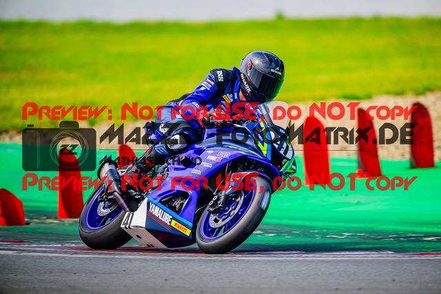 MaZZes_FotoMatrix_240601_6007705_9157 | R7