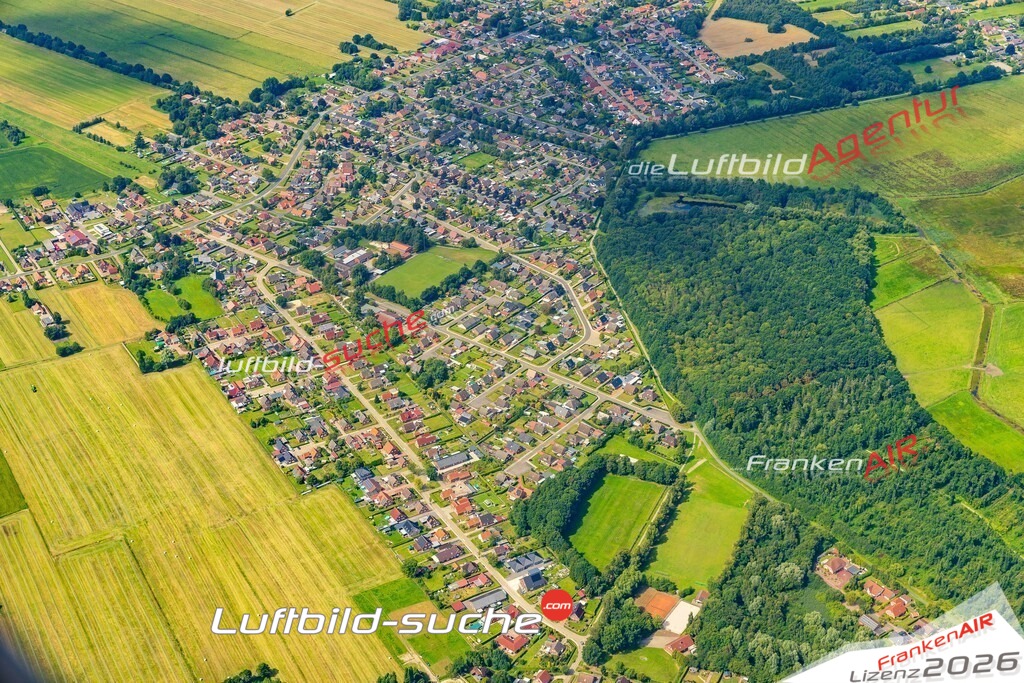 Weener Bild- Das Luftbild wurde 2025 vom UL-Flugzeug heraus erstellt ( keine Drohne bzw. Drohnenaufnahme ) - Hochauflösende Luftaufnahme -Nicht vergleichbar mit Google Maps oder Satelittenbilder- Die Geschenkidee !Mit Lizenz und Bildrechte bestellbar - CC
