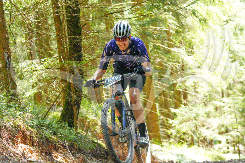 FC604241 | Fotogalerie der Treibjagd im Dunkelwald - Dein MTB Etappenrennen im Erzgebirge - Realisiert mit Pictrs.com