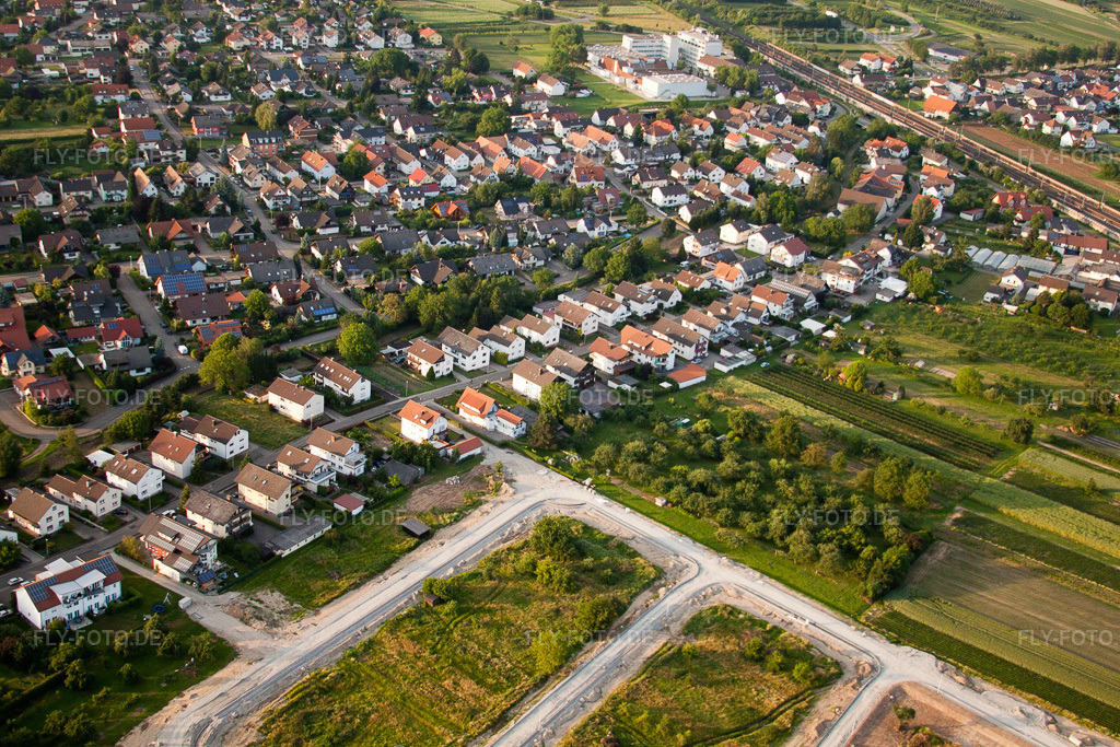 Luftbild: Runzweg im Ortsteil Urloffen in Appenweier im Bundesland Baden-Württemberg in Deutschland. Foto: IMG_28932.jpg vom 14.06.2010 durch Werner Riehm/FLY-FOTO.de