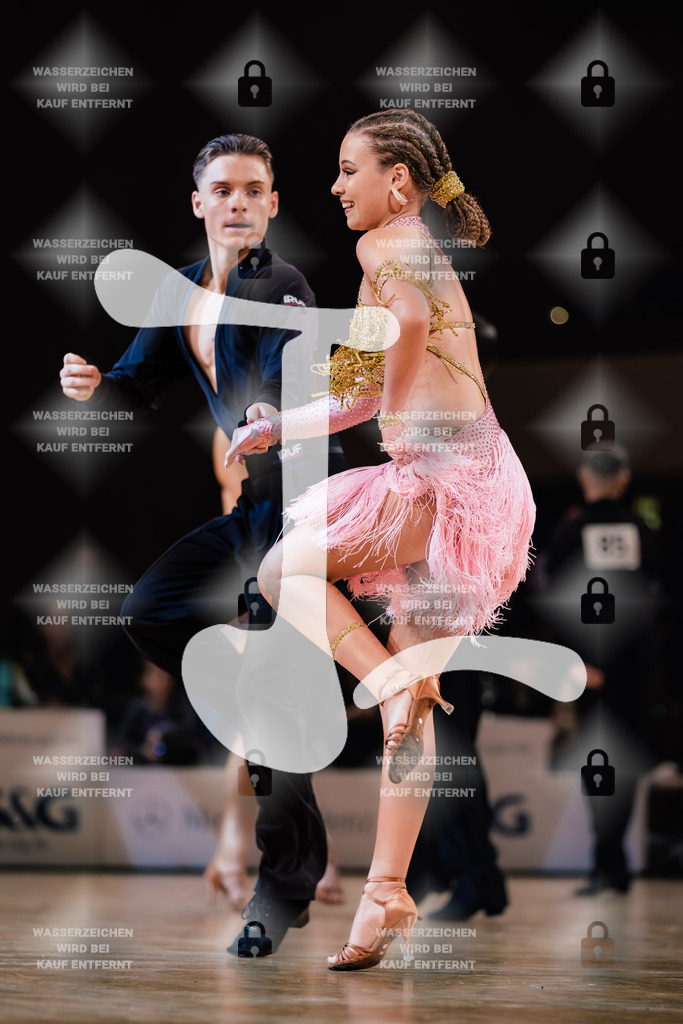 Goldstadtpokal 2025 - WDSF Open Latin Youth 19th (95) Andrey Markin _ Alissa Fritzler (ATC Blau-Gold in der TSG 1845 Heilbronn)-2025-01-25-7363 | Webshop for digital downloads and prints of dance sport, event & show photographer Julian Link - Realisiert mit Pictrs.com