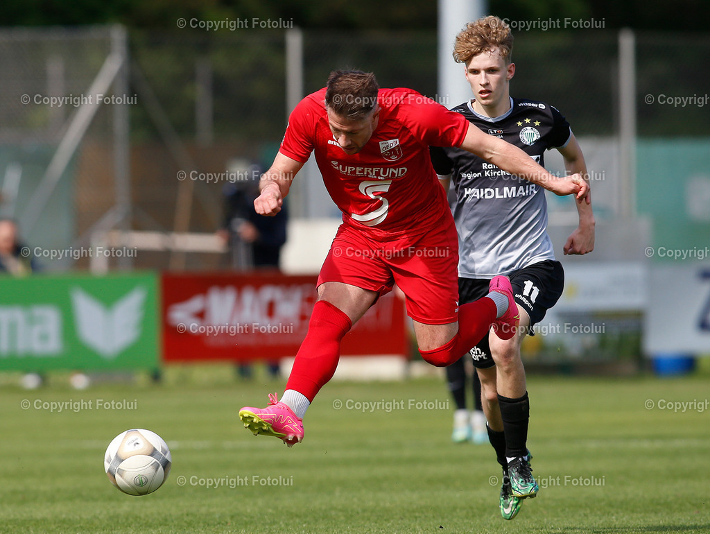 A_LUI_130523_35 | SPORT,FUSSBALL, LT1 OOE LIGA ASKOE OEDT-SV GW MICHELDORF 13.05.2023 IM BILD: MANUEL SCHMIDL  (OEDT) UND ROBIN MAYR-FAELTIN (MICHELDORF) FOTO:FOTOLUI