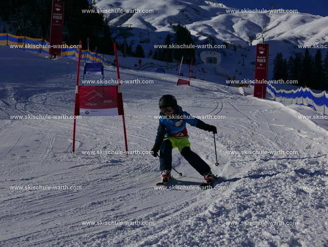 Anna Maria (1) | Photos von der Skischule Warth - Realisiert mit Pictrs.com