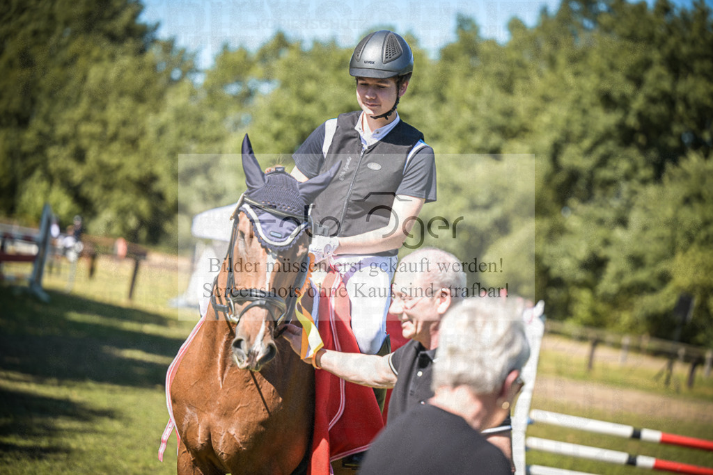 DOS_0016 | Entdecke hochwertige Reitturnierfotos von Foto Oger. Professionell, emotional und authentisch – jetzt Lieblingsmomente im Shop bestellen.Deutschlandweite Turnierfotografie. - Realisiert mit Pictrs.com