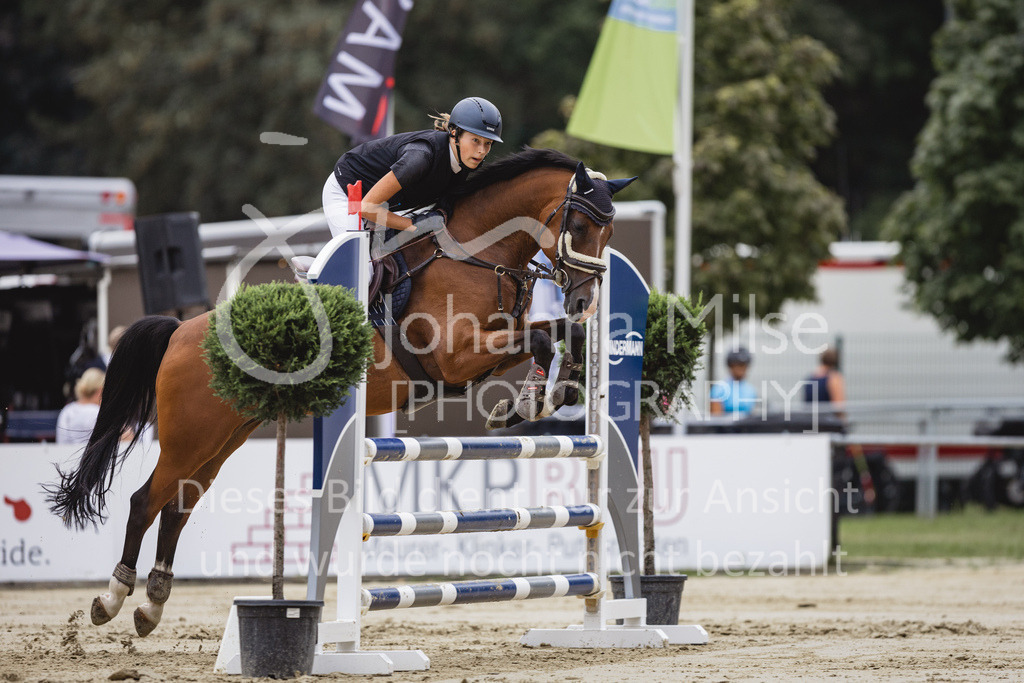 230824_Delbrueck_PonyTrophy-261 | Deine schönsten Turniermomente als professionelle Fotos! Entdecke hochwertige Pferdesport-Fotografie im Online-Shop. Jetzt Fotos finden & bestellen!