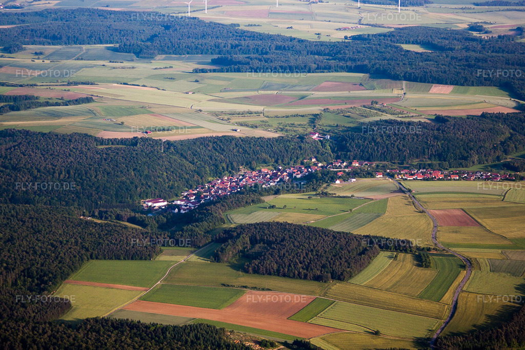 Luftbild: Ortsansicht im Ortsteil Waldstetten in Höpfingen im Bundesland Baden-Württemberg in Deutschland. Foto: IMG_66279.jpg vom 30.05.2014 durch Werner Riehm/FLY-FOTO.de