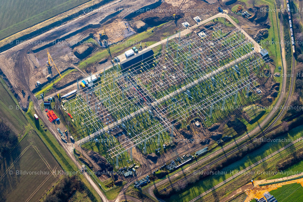 Luftbild Krefeld-8596 | Luftbildfotografie Baustellen- Gelände zur Erweiterung des Umspannwerkes zur Spannungs- Wandlung und elektrischen Strom- Versorgung an der Straße Charlottering in Krefeld im Ruhrgebiet im Bundesland Nordrhein-Westfalen, Deutschland - Realisiert mit Pictrs.com