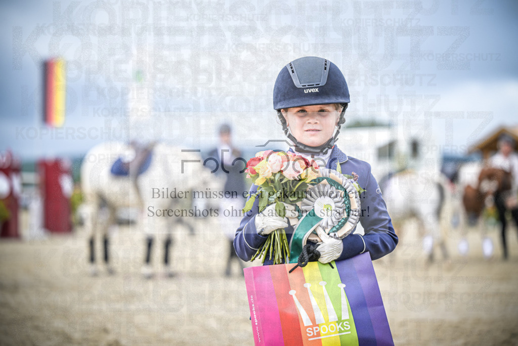 DOS_0416 | Entdecke hochwertige Reitturnierfotos von Foto Oger. Professionell, emotional und authentisch – jetzt Lieblingsmomente im Shop bestellen.Deutschlandweite Turnierfotografie. - Realisiert mit Pictrs.com
