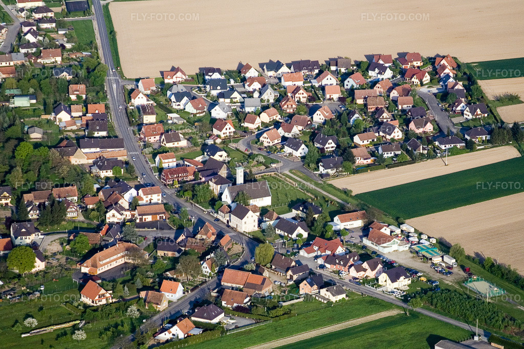 Aerial view: Scheibenhardt in Scheibenhard in the state Bas-Rhin, France.Photo: IMG_10603.jpg taken on 05/04/2008 by Werner Riehm/FLY-FOTO.comResolution of the original: 3237 x 2158 px