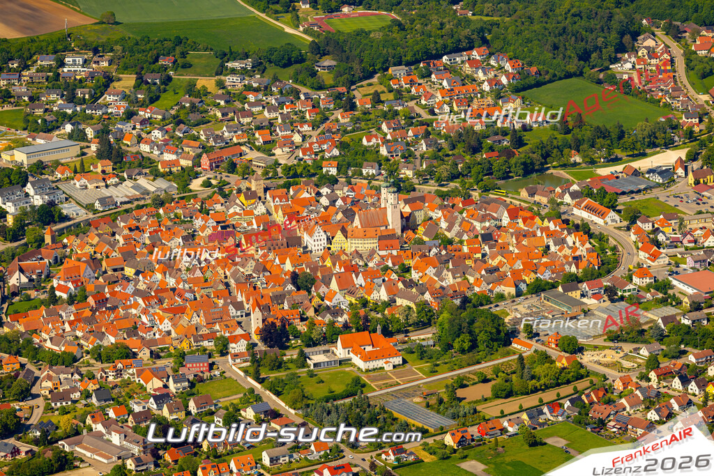 Das Luftbild zeigt :  Wemding - Die Luftaufnahme wurde 2024 vom UL-Flugzeug aus erstellt ( keine Drohne ) - Hochauflösende Luftaufnahme - Für grossformatige Ausdrucke geeignet. Die Geschenkidee !Mit Lizenz und Bildrechte bestellbar