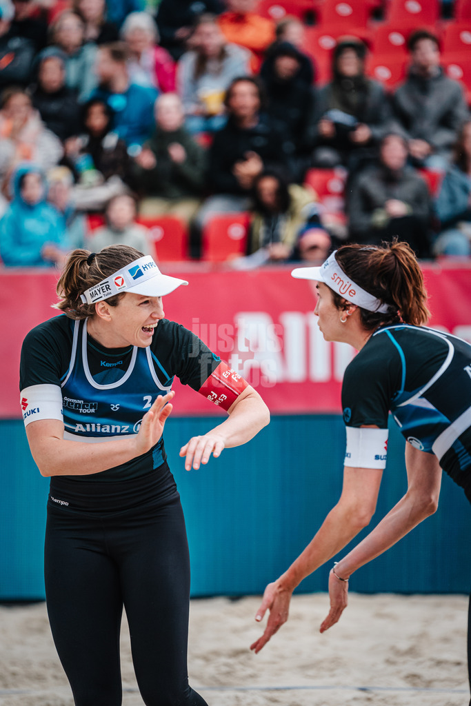 Beachvolleyball | Frauen | German Beach Tour 2024 | Tourstop Bremen | 08.06.2024 | v.l. Katharina 'Kathi' Schützenhöfer (AUT) und Lena Plesiutschnig (AUT)