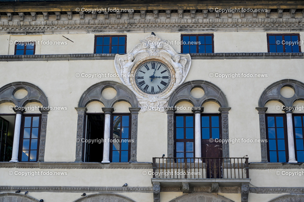 Italien_ Toscana_ Lucca_ 29.05.2024-51 | 29.05.2024, Italien, ITA, Toskana, Lucca im Bild Stadtansichten, Gebäude, Architektur, Touristen, Historisch, Souvenier, 


Lucca ist die Hauptstadt der Provinz Lucca in der Toskana. Sie liegt im Tal des Flusses Serchio etwa 20 km nordöstlich von Pisa und 20 km östlich der toskanischen Küste
Quelle: Wikipedia

