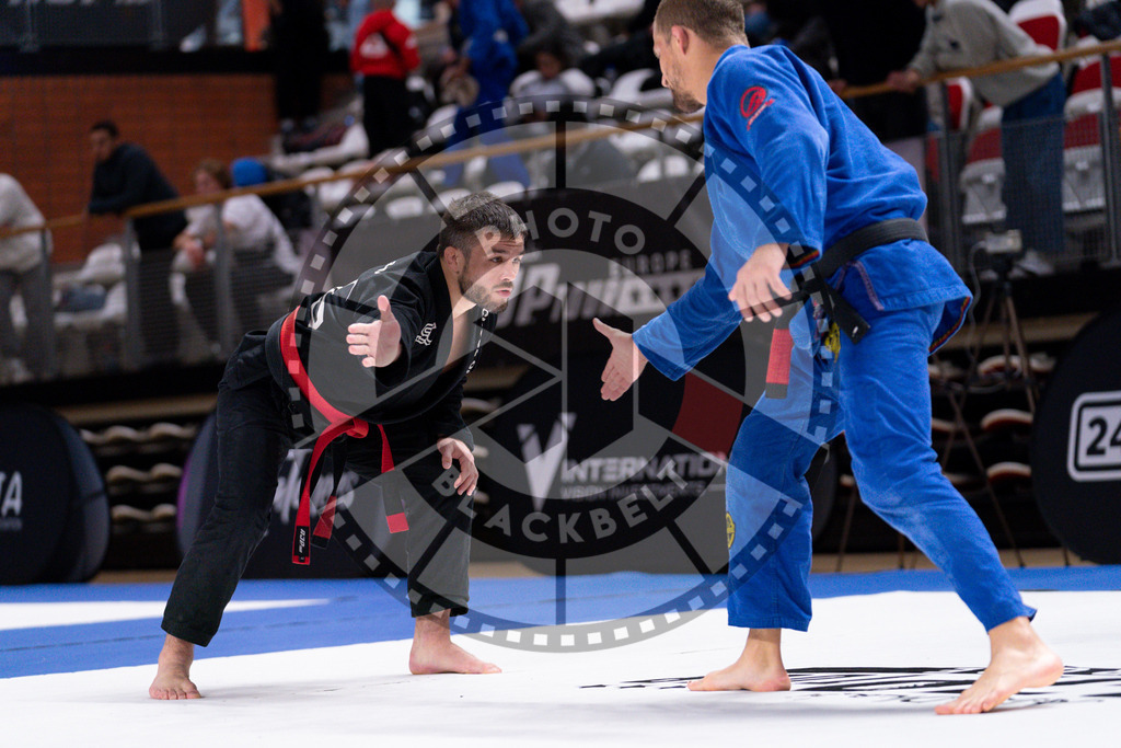 20241013PBB4423 | Athletes compete during the AJP Tour Europe Continental Jiu-Jitsu Amateurs & Masters Championship on October 13, 2024 in Almere near Amsterdam, Netherlands. © Chiara Dazi / photoblackbelt