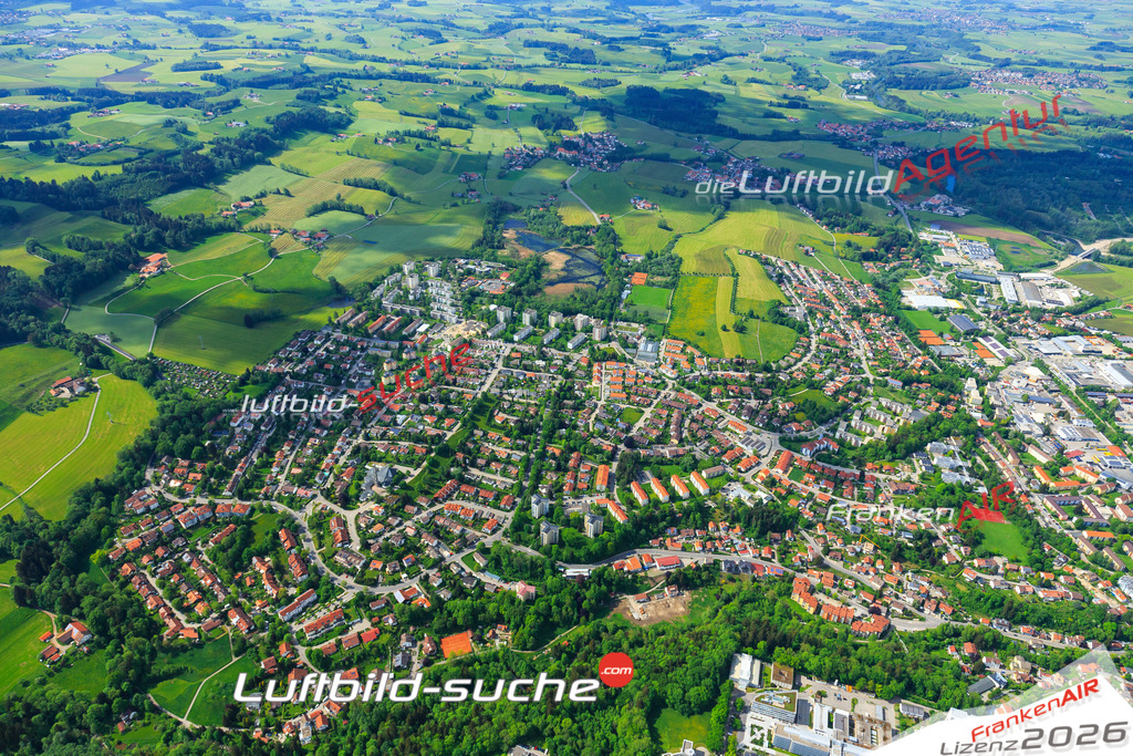 Die Luftaufnahme der Stadt Kempten Allgäu wurde vom UL-Flugzeug heraus erstellt ( keine Drohne )- hohe Auflösung für beste Qualität