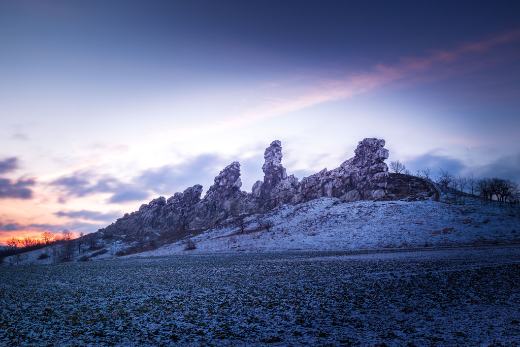 Die Teufelsmauer im Winter | Wir machen aus Ihren Bildern Erinnerungen für die Ewigkeit | Hochwertige Fotografien für Ihr zu Hause. - Realisiert mit Pictrs.com