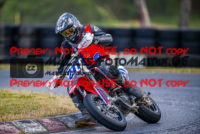 MaZZes_FotoMatrix_220528_1712 | Fotograf Mathias Schmid
Sportfotograf,
Eventfotograf,
Hochzeitsfotograf,
Portraitfotograf