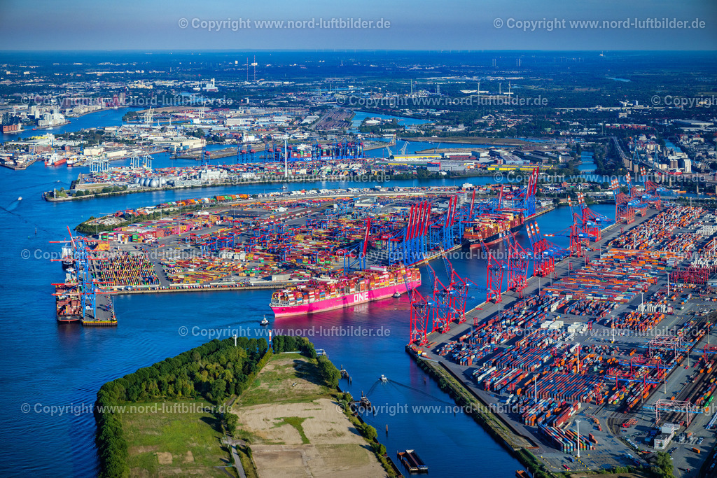 Hamburg_Waltershof_Burchardkai_Containerschiff_One_Triumph_ELS_3393190925 | HAMBURG 19.09.2025 Fahrendes Containerschiff " ONE Ingenuity " auf der Elbe wird mit Schleppern zum Burchardkai gebracht in Hamburg, Deutschland. Weiterführende Informationen bei: HPA Hamburg Port Authority,  Hafen Hamburg Marketing e.V. (HHM). // Container ship " ONE Ingenuity " on the Elbe River is brought to Burchardkai by tugboats in Hamburg, Germany. Further information at: HPA Hamburg Port Authority,  Hafen Hamburg Marketing e.V. (HHM). Foto: Martin Elsen