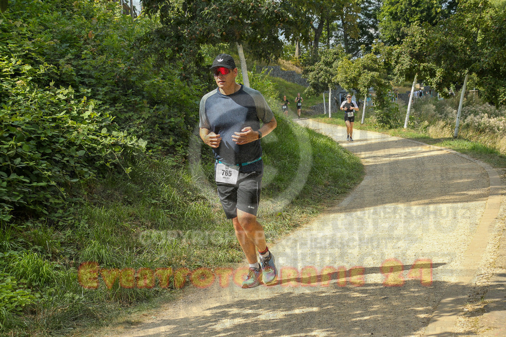 250824_1457_EX1_8181 | Sportfotografie im Rhein-Sieg Kreis, Köln, Bonn, NRW, Rheinland Pfalz, Hessen, etc. Unser Tätigkeitsfeld umfasst den Laufsport vom Volkslauf über den Marathon, Duathlon, Triathon bis zum Ultralauf wie Kölnpfad Ultra oder Schindertrail.