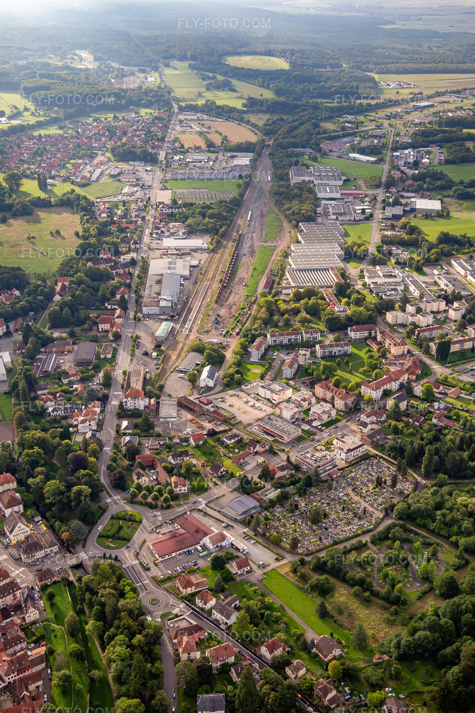 Aerial view: Terminal station in Wissembourg in the state Bas-Rhin, France. – Photo: IMG_137709.jpg taken on 08/12/2023 by Werner Riehm/FLY-FOTO.com – Resolution of the original: 3450 x 5175 px