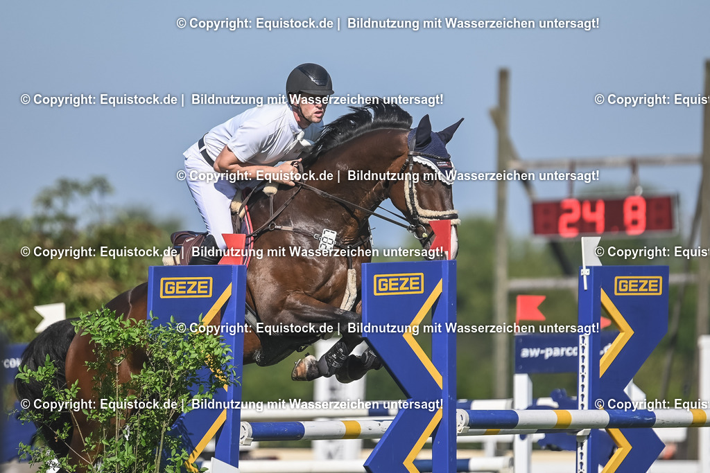 20230908_24_Springen_M_0021 | equistock