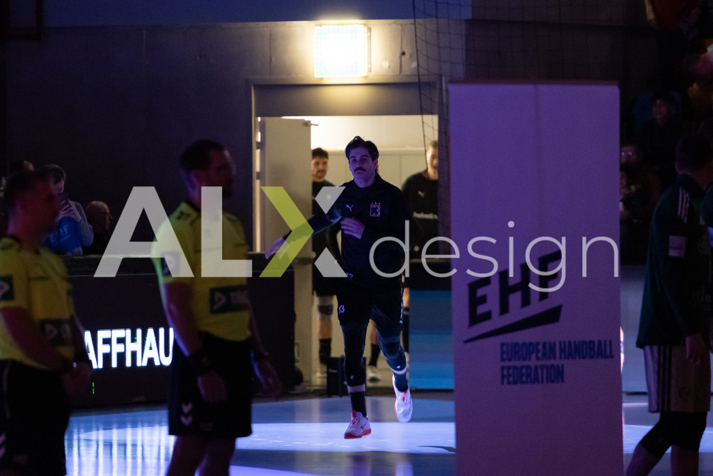 Handball I Herren I Saison 2025-2026 I EHF EUROPEAN LEAGUE 2025/26 | Men I Main Round I 2. Spieltag I Kadetten Schaffhausen - TSV Hannover-Burgdorf I 24.02.2026 | 13 Juan Castro Alvarez (ES) (Kadetten Schaffhausen) – Rückraum mitte - Einlaufen - Realisiert mit Pictrs.com