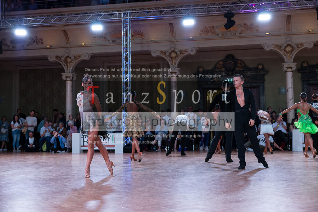 20240706_WDSF_WO_Latin_8878 | Tanzsportbilder, Standardtanz, Lateintanz, WDSF, DTV, LTVB, dancecomp, goc, hessen tanzt, blaues band der spree, walzer, tango, wiener walzer, slowfox, quickstepp, samba, rumba, cha-cha-cha, paso doble. jive, hd-kroft photography, turniertanzsport